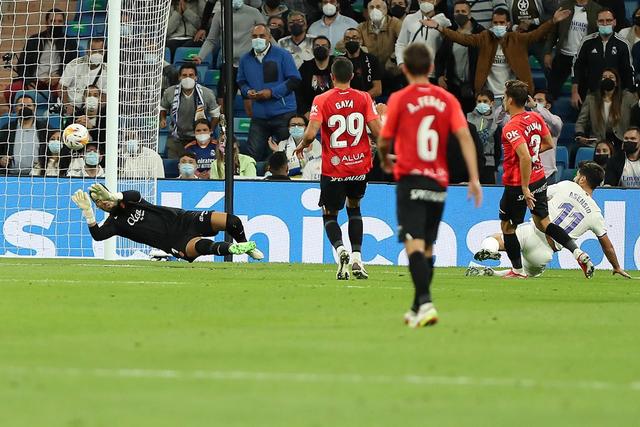 意甲-劳塔罗双响图拉姆处子球 国米4-0佛罗伦萨